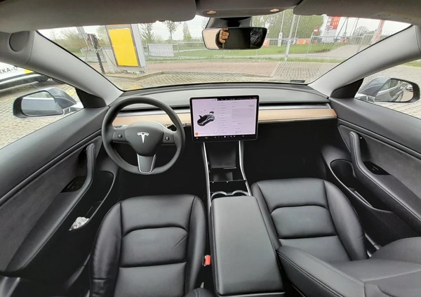 Tesla Model 3 cena 149900 przebieg: 57653, rok produkcji 2020 z Olecko małe 232